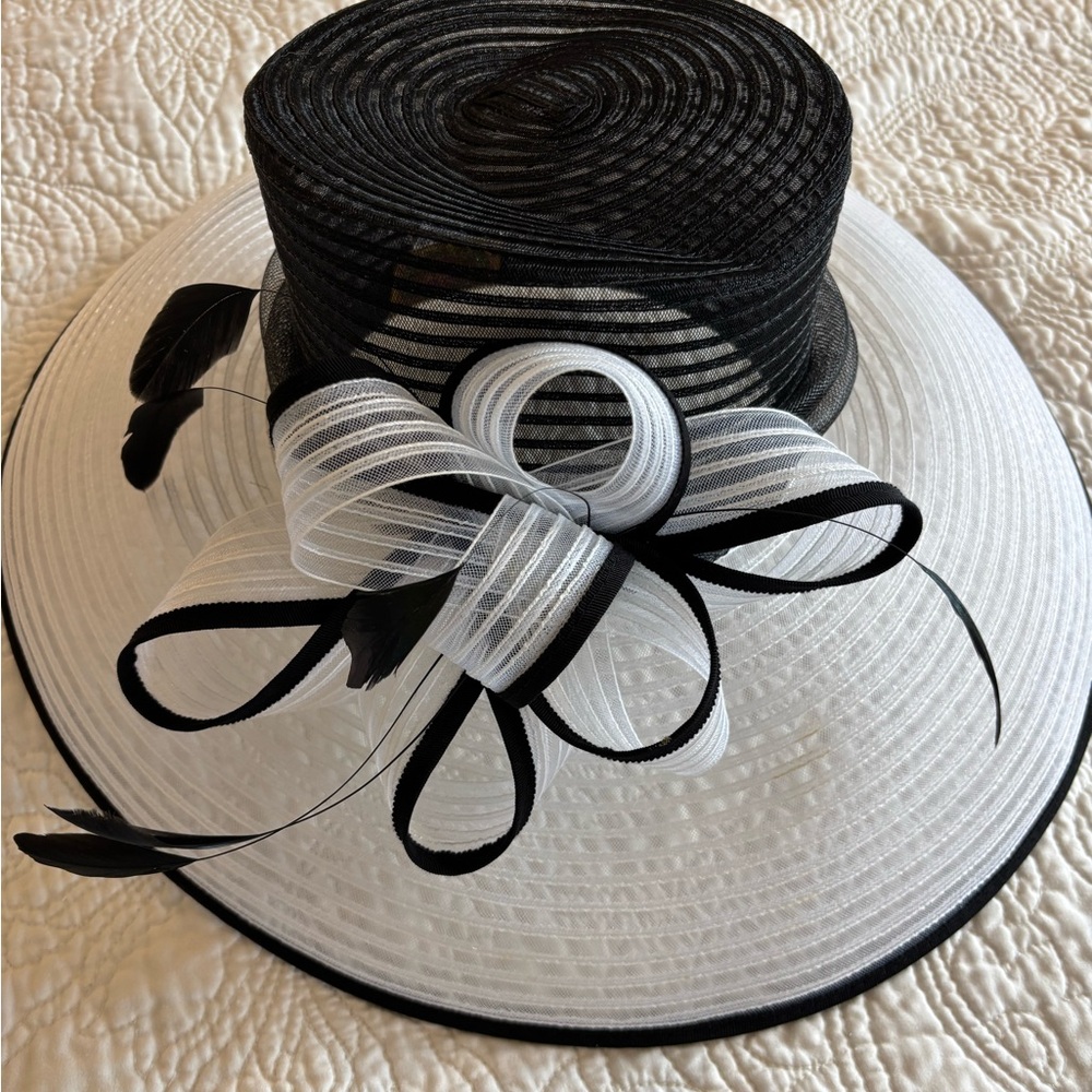 Scala Collezione Designer Actual KY Derby Churchill Downs Track Hat Black White